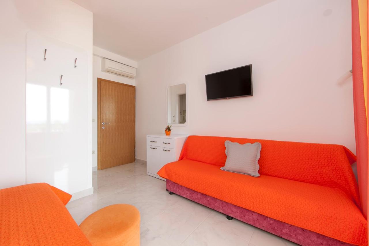Apartments Milana Tučepi Eksteriør billede