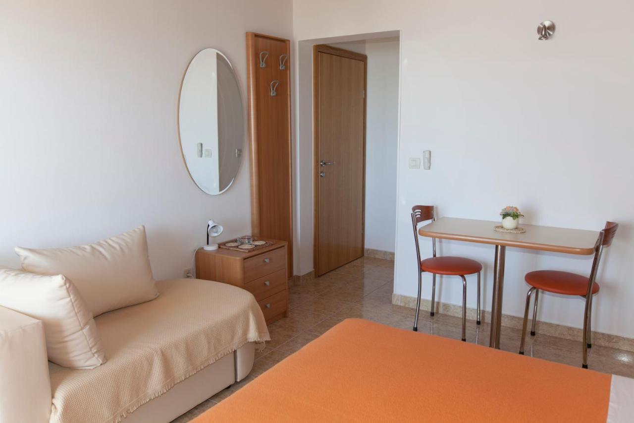 Apartments Milana Tučepi Eksteriør billede