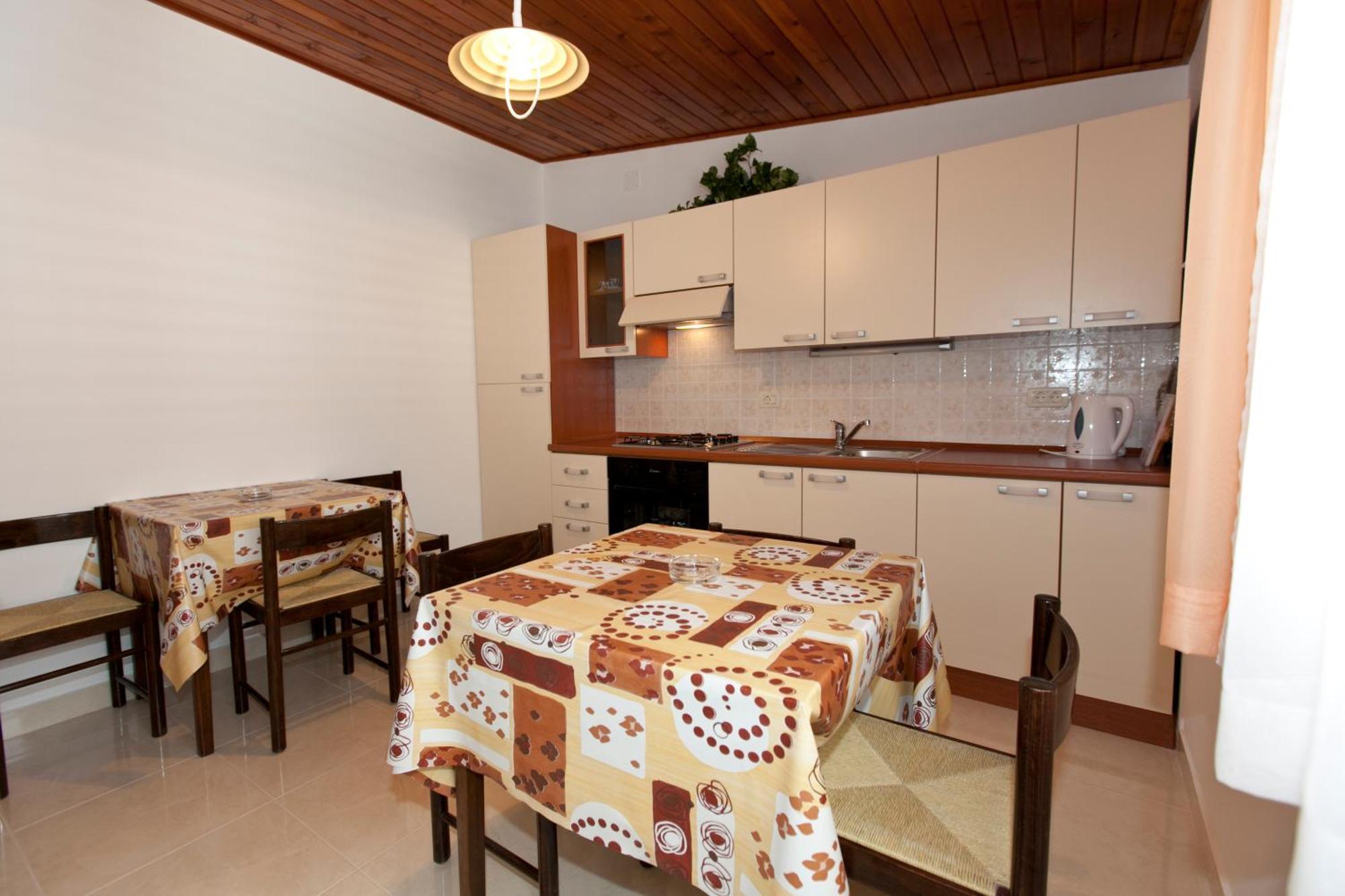 Apartments Milana Tučepi Eksteriør billede